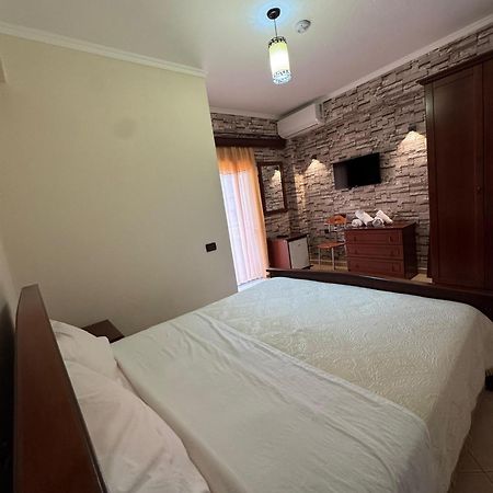 Hotel Restorant Leza Lini Екстериор снимка