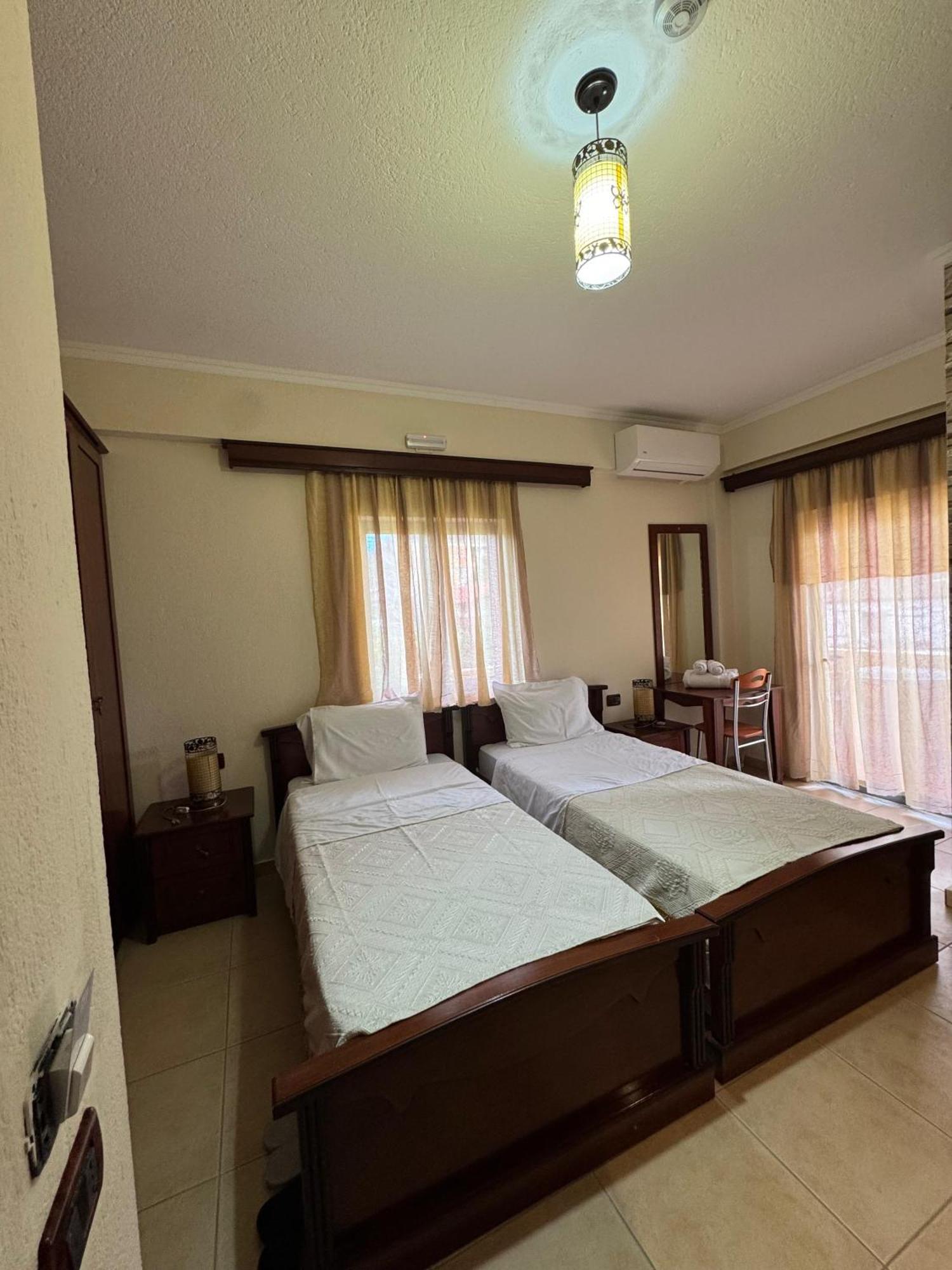 Hotel Restorant Leza Lini Екстериор снимка