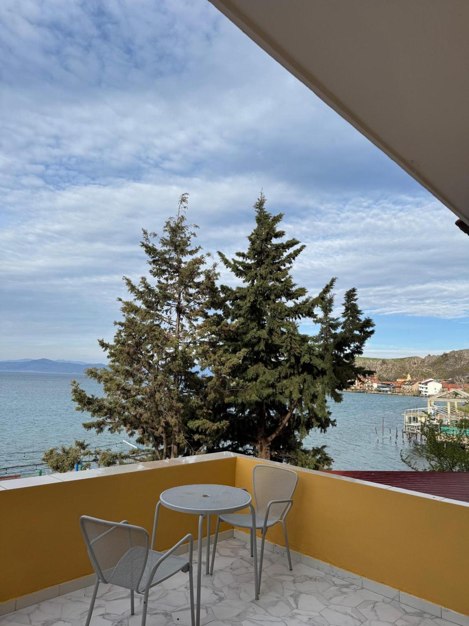 Hotel Restorant Leza Lini Екстериор снимка